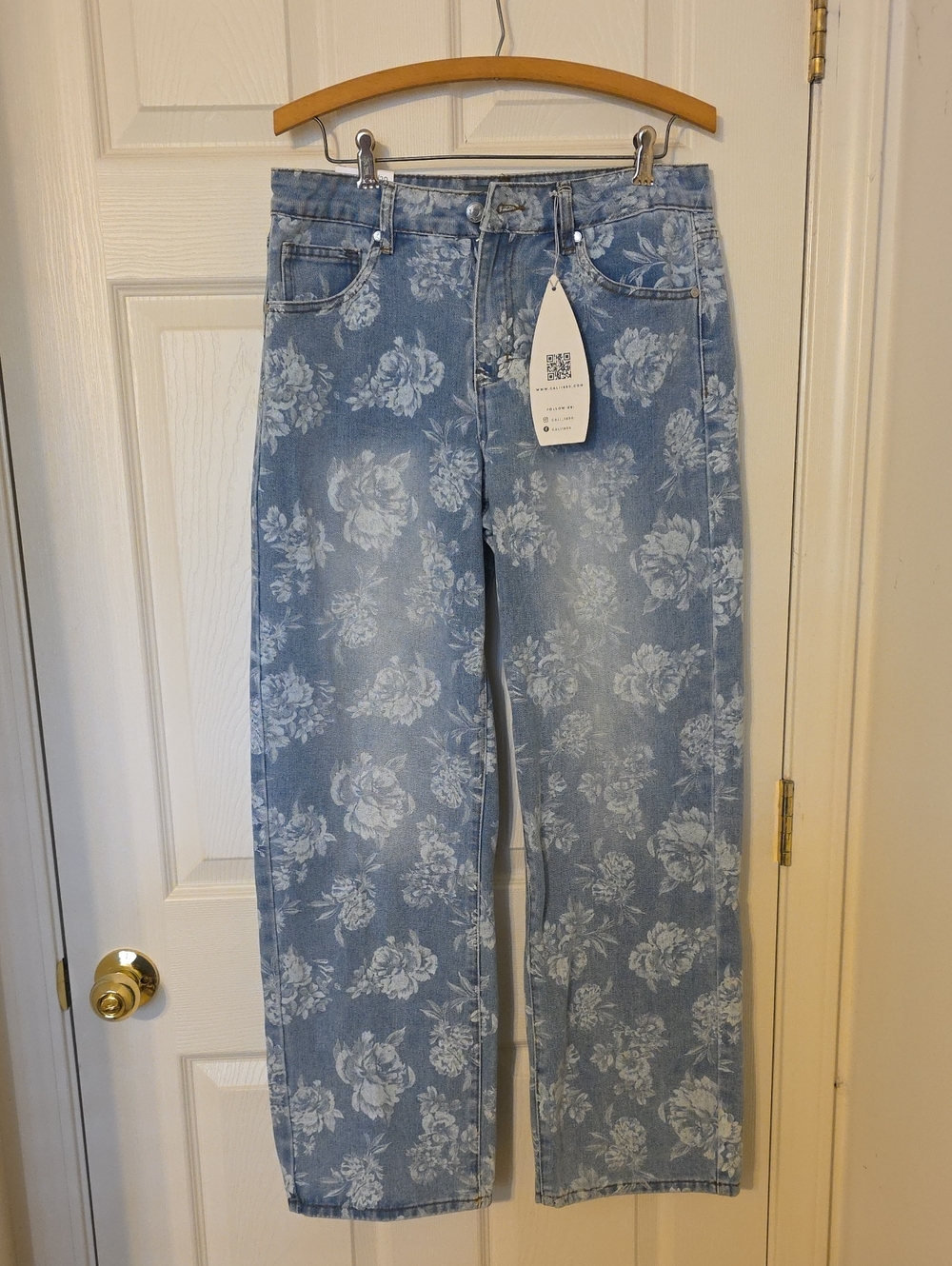 Cali 1850 NEW Floral Print Wide-Leg Jeans - Light Blue/White Flowers - Picture 1 of 7